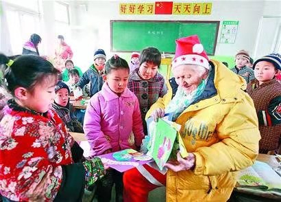 “云话山东”聊城行——致力于公益事业的美国老太