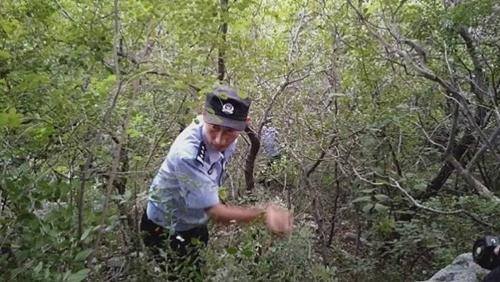 6岁儿童突然坠崖，长清公安、消防、医疗及当地干部群众紧急救援