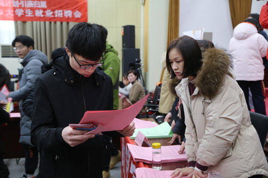平原县“小年人才大集”十年雷打不动！百余家企业三千余求职者前来“赶集”