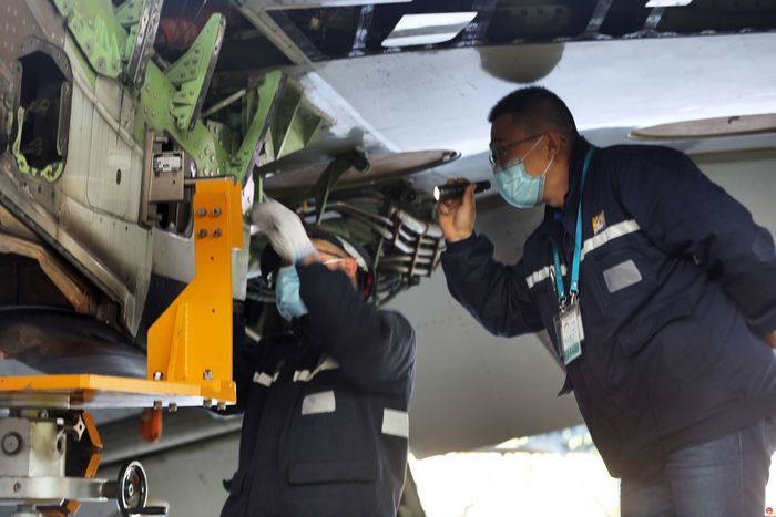 飞机维修工程师：一钉一铆，问诊飞机　护航蓝天