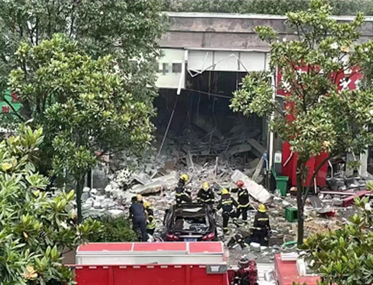 长沙县一餐馆燃爆致1死13伤，官方最新通报