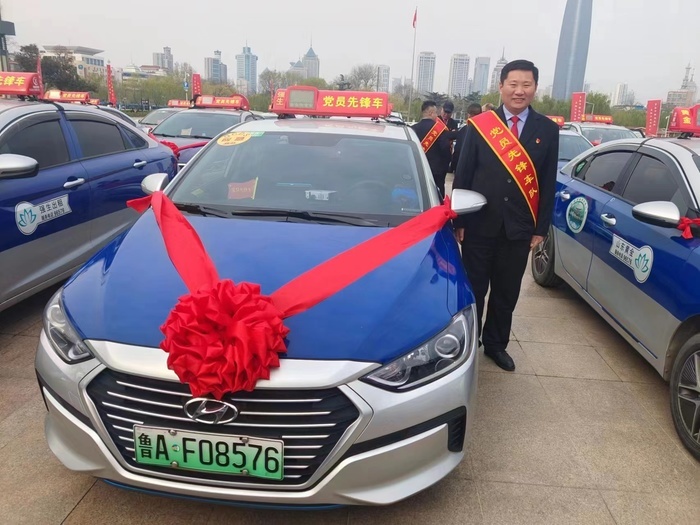 “党员先锋车”驾驶员齐志森：捧好接力棒 当好“新”先锋