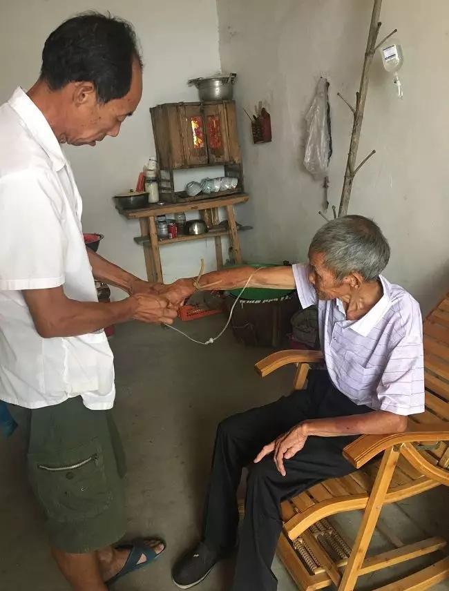 建德九旬老人失踪五天平安回家，靠蘑菇野果生存