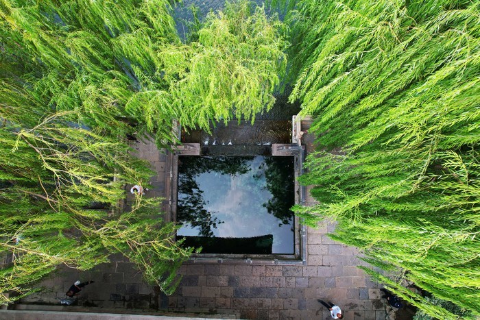 琵琶泉：泉透叠瀑琵琶声 独弹扬韵润心田