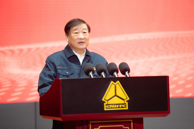 谭旭光：科研人员要做科技“疯子”，不要老想着当官