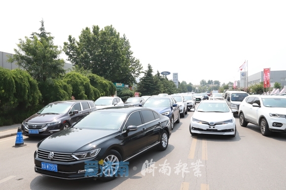 人从众！ 车管所遇挂牌高峰 济南车主快收藏这份攻略