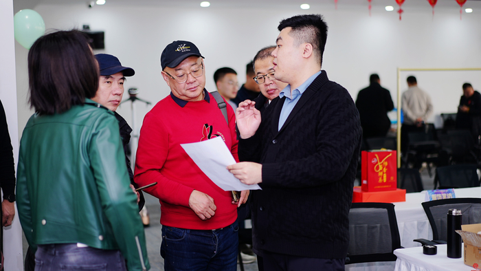 易心优选联合快手十三姨，新春首场招商大会火爆开启！