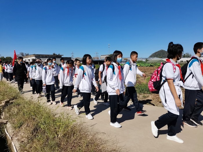 济南三十四中学子开启探秘农业研学之旅
