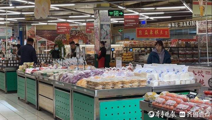 雪中济南“菜篮子”量足价稳 外卖小哥成菜市“熟客”
