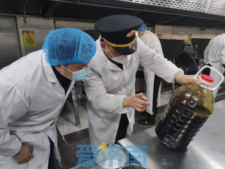 孩子们“开餐了”，放心吃踏实学！济南市场监管部门开展学校食堂食品安全检查行动