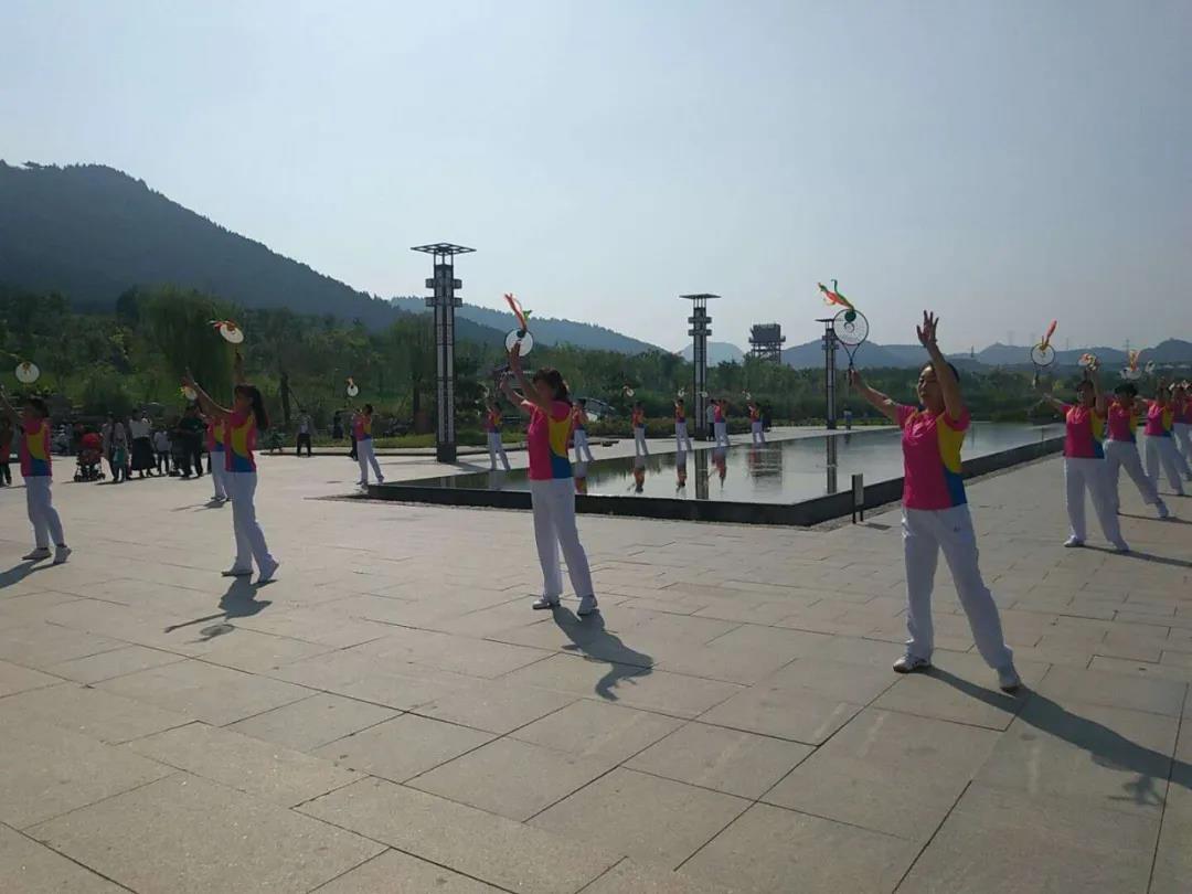 长清区举办喜迎国庆·中秋“山水长清旗袍秀”大型展演活动