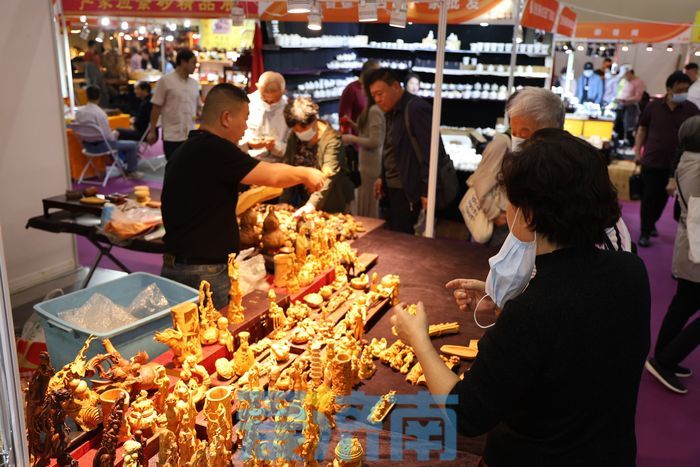 十万件珍宝齐聚济南 第三届济南国际珠宝玉石展开幕