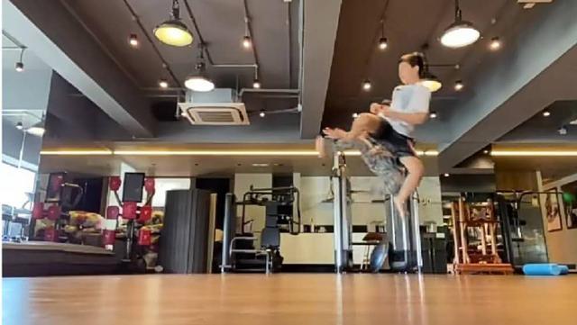 甄子丹|甄子丹上亿豪宅让关之琳连赞“好漂亮”，内设健身房音乐厅