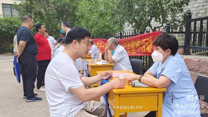 送健康“暖人心”！济南市健康保健行业协会义诊活动走进美里湖街道绿岛颐年苑社区