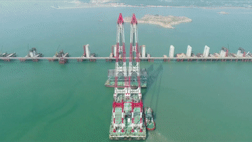 真的“飒”！！！穿过“世界级风口”的铁路通车