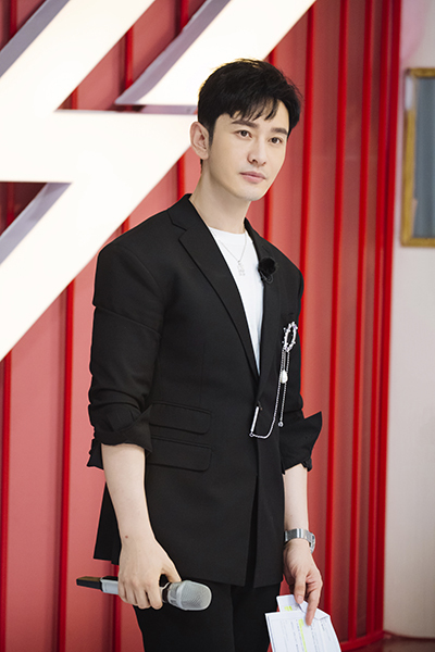 黄晓明：人生中场，继续乘风破浪