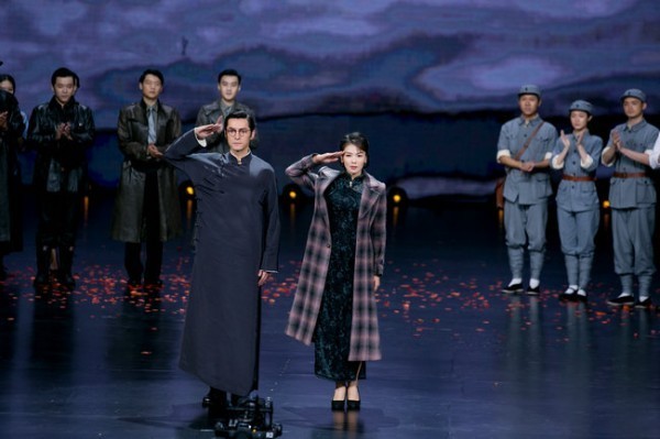 舞台剧《故事里的中国》刘涛胡歌再度合作 动情演绎致敬经典