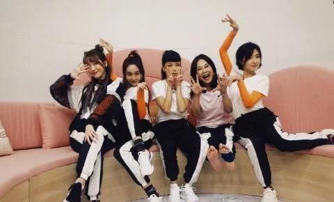 姐姐|性格低调、不争不抢不遭人爱？《姐姐》三公舞台结束，孟佳金莎王丽坤淘汰