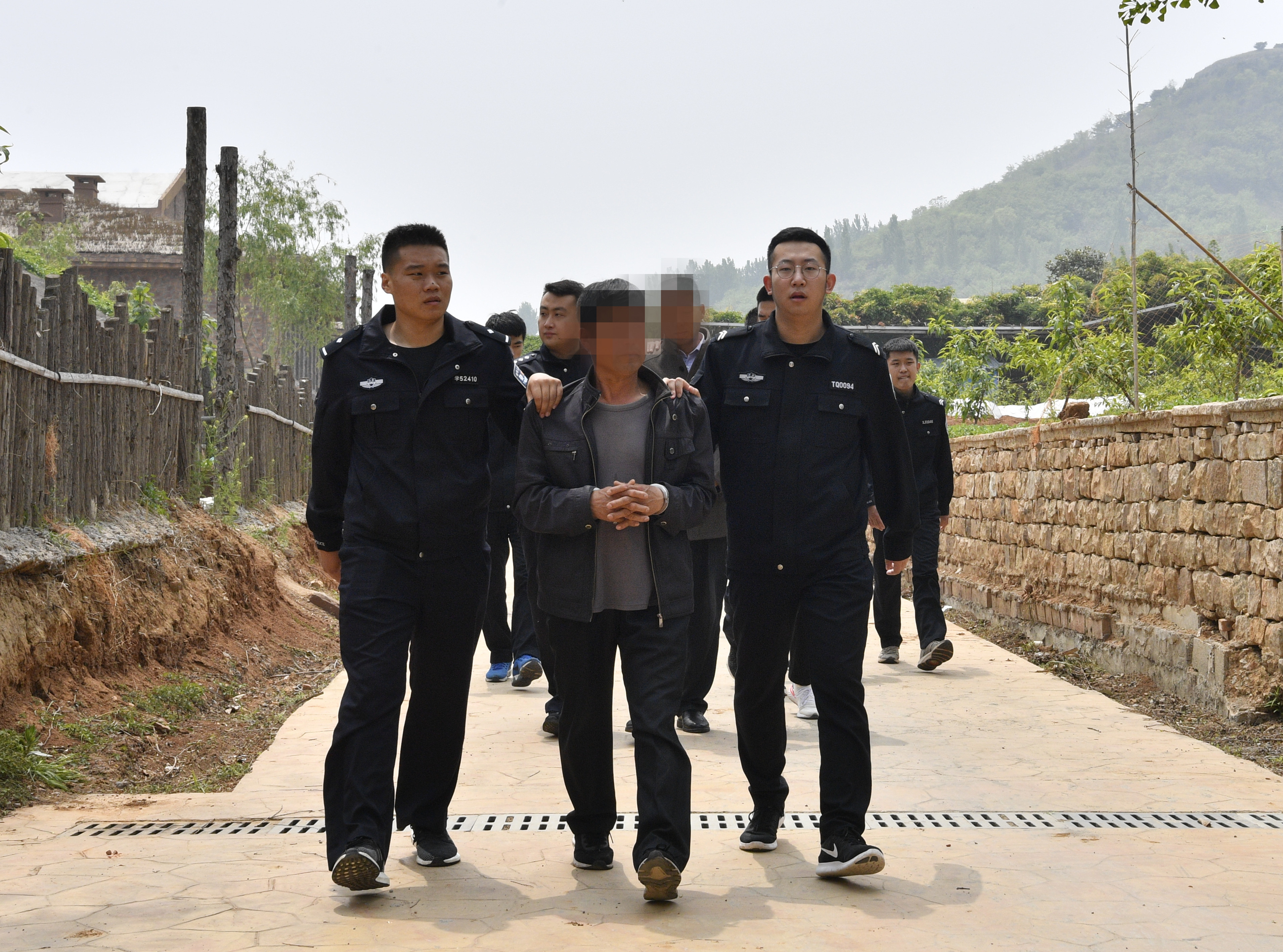 破坏盗走临沂400万年钟乳石的3名嫌犯全部落网了！