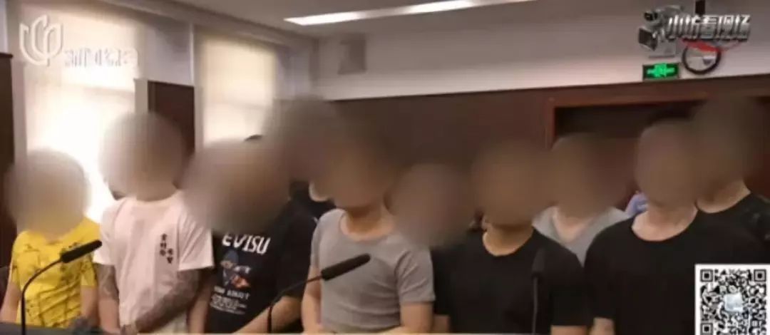 烧烤店来了25个顾客，每人就点了一个串，惊动警察！