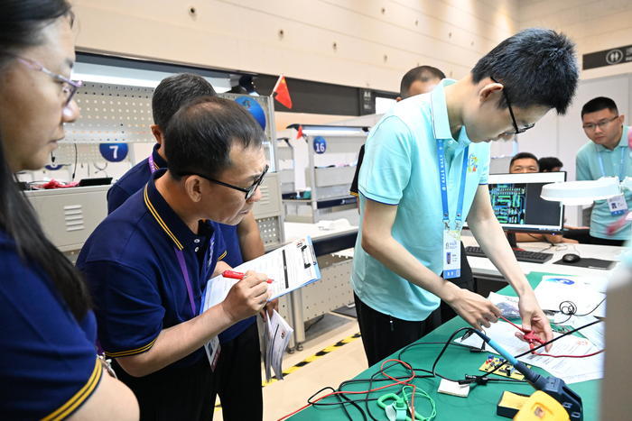 打破“天花板”为技能人才成长架“立交桥”！山东“新八级工”来了！