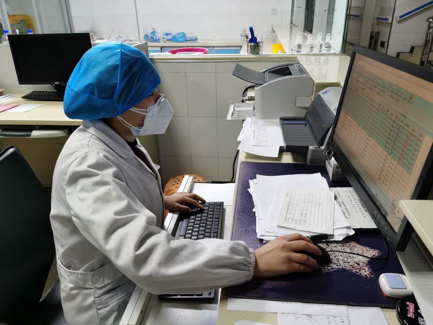 今天，一张照片刷屏了