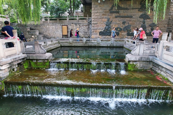 琵琶泉：泉透叠瀑琵琶声 独弹扬韵润心田