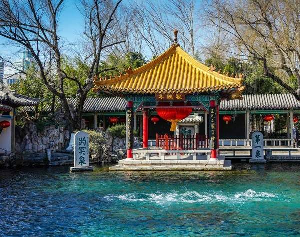 沿着老舍的足迹开启冬游泉城“新体验”