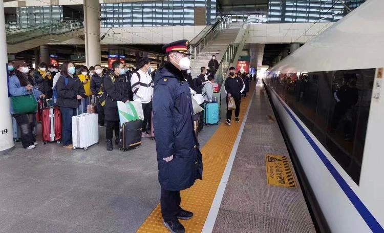长三角铁路今日旅客逾190万人次 单日创3年新高