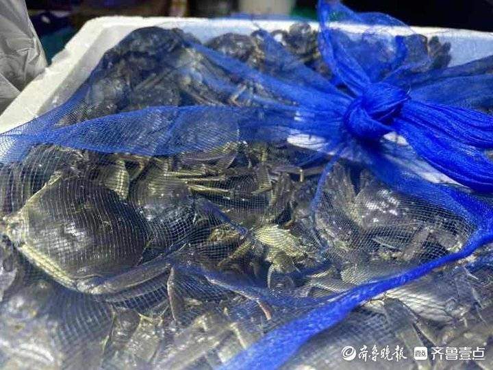 今年产量少价格高，想吃肥美的大闸蟹要等到本月底