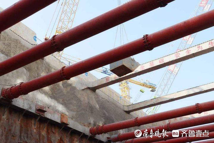 济南地铁6号线工程严寒中施工，天泺路站土石方开挖提前完成