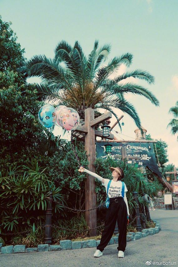 邓超|脆弱的老父亲！邓超被孙俪疯狂吐槽 送娃上学转身脆弱流泪