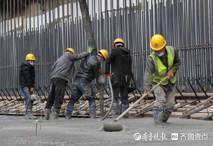 济南地铁六号线工地，无数建设者节日无休