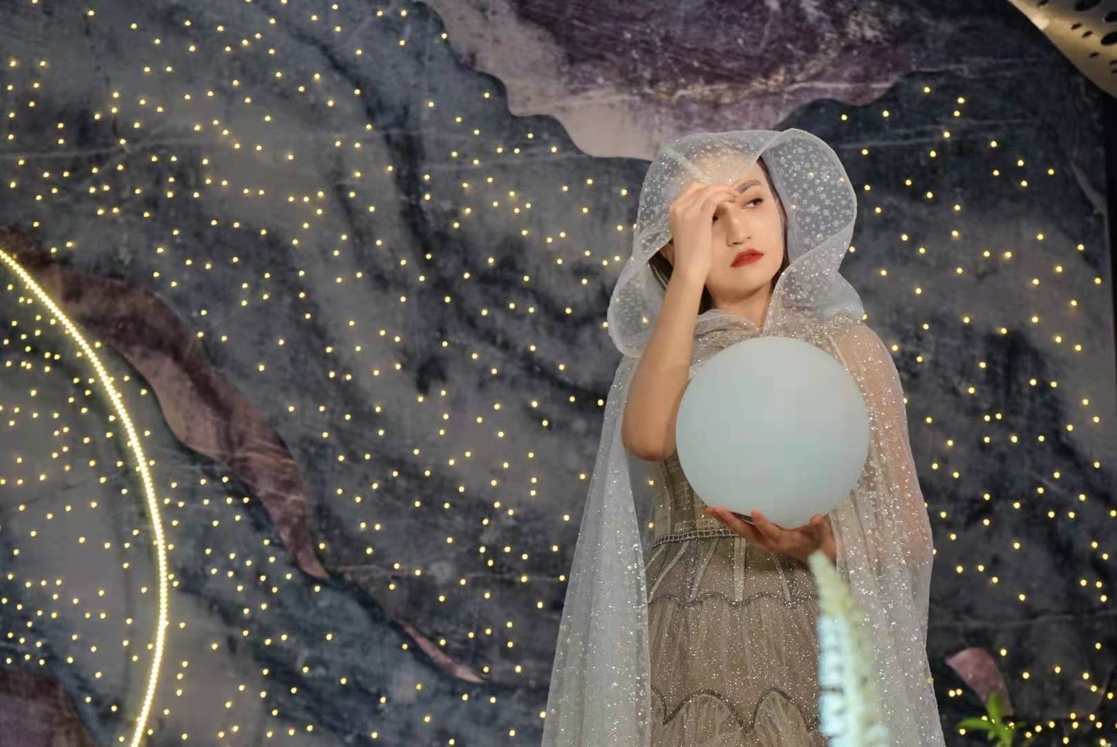 2021婚纱风尚潮流趋势发布！唯美冬季婚礼秀精彩呈现