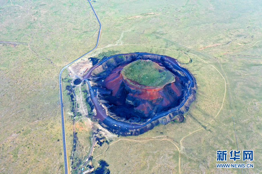 乌兰哈达火山地质公园位于内蒙古自治区乌兰察布市察哈尔右翼后旗