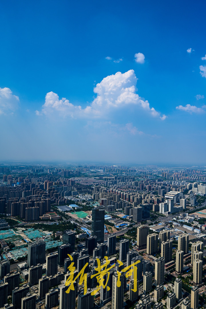 412米高空看巧云 第一高顶层气温低于地面