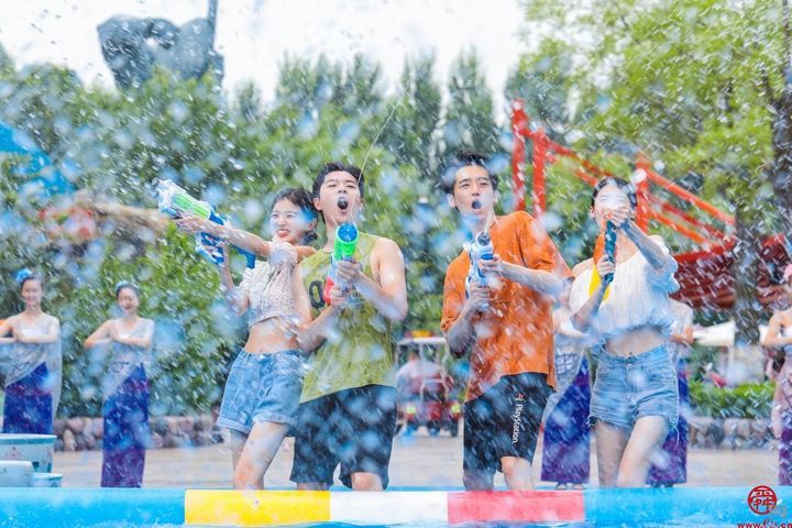 济南方特泼水节清凉回归：129元夜场票限时发售！