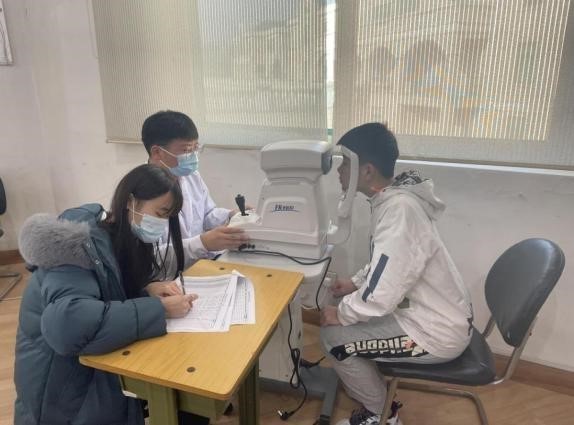 济南市技师学院开展学生视力筛查工作