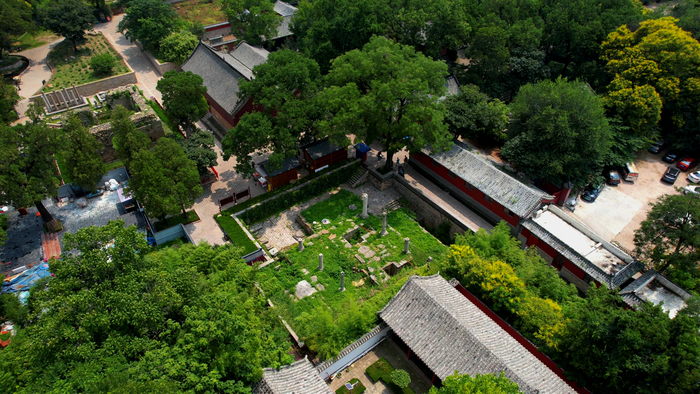 游泰山不至灵岩不成游也！是时候和古刹来一次美丽的邂逅