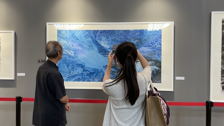 惊艳纽约时代广场的济南文化名片——著名艺术家霜凝《蓝色大明湖》有望永久“落户”泉城