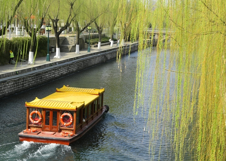 双向奔赴 两地共赢 首趟“烧烤专列”开行