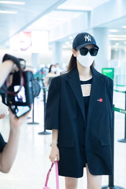 戚薇|不愧是七哥!戚薇无情吐槽工作室P图 网友欢乐吃瓜