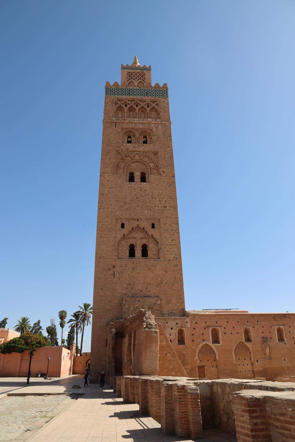 记者探访摩洛哥震中附近小镇 卫星图显示损毁严重