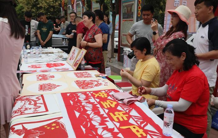 安全宣传进社区——山东省暨济南市安全宣传咨询日活动举行