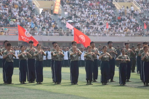 6000小“萌新”到位！山东现代学院开学迎新