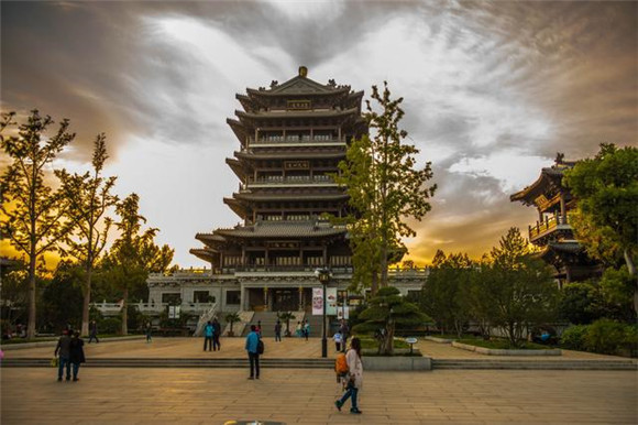 大明湖超然楼成功加入中国历史文化名楼协会