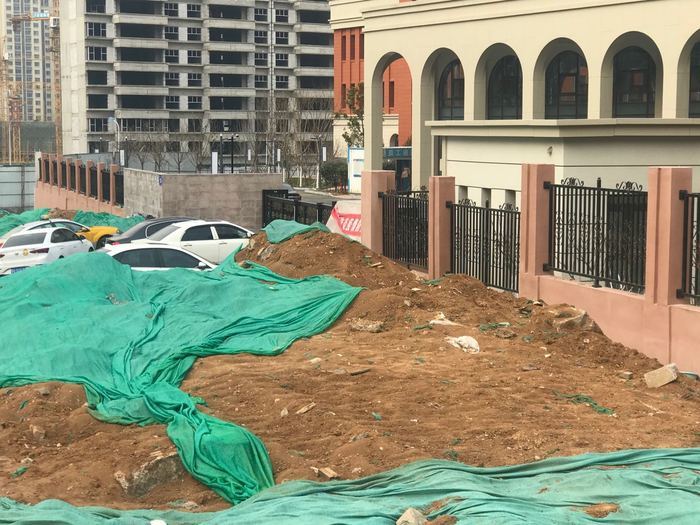 【啄木鸟在行动】历城区凤天路与旅游路交叉口渣土覆盖不全