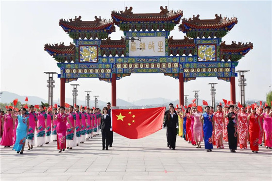 长清区举办喜迎国庆·中秋“山水长清旗袍秀”大型展演活动