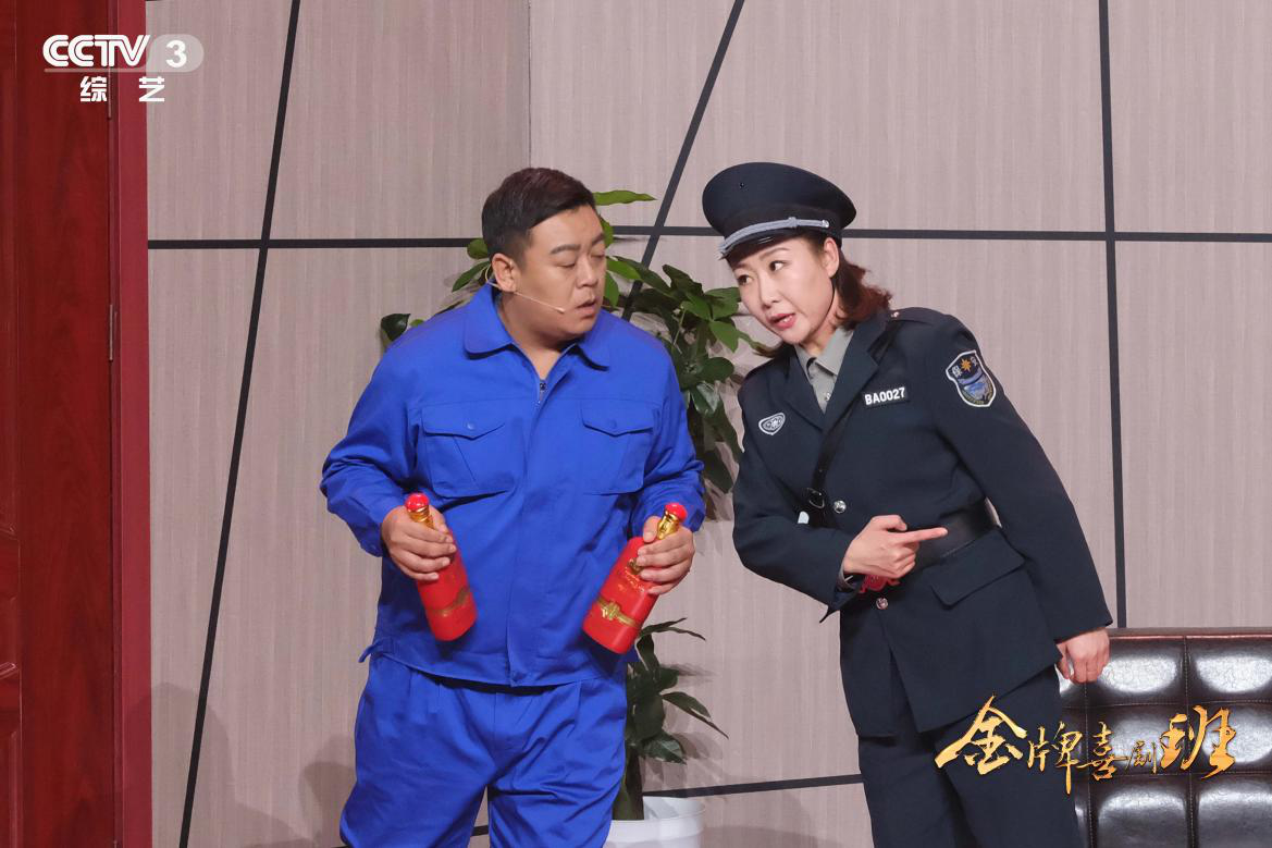 陈佩斯向相声致敬《金牌喜剧班》展现新时代喜剧的传承与创新