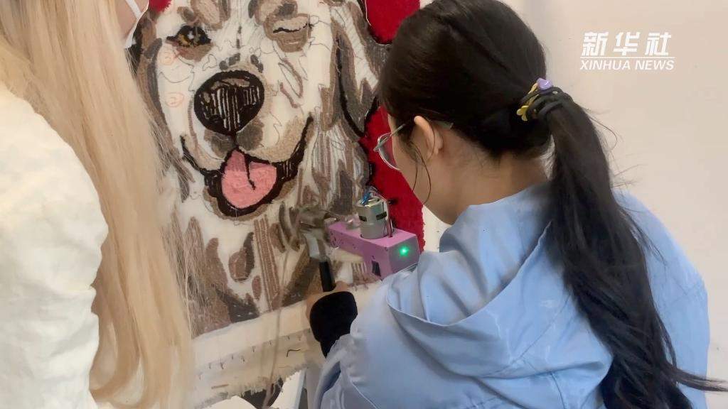 新式解压玩具不断涌现 透视被催热的“解压经济”